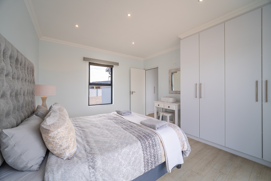 5 Bedroom Property for Sale in Marina Martinique Eastern Cape